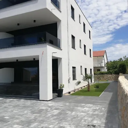 Golden Sunset 2 Apartment Njivice Exterior photo