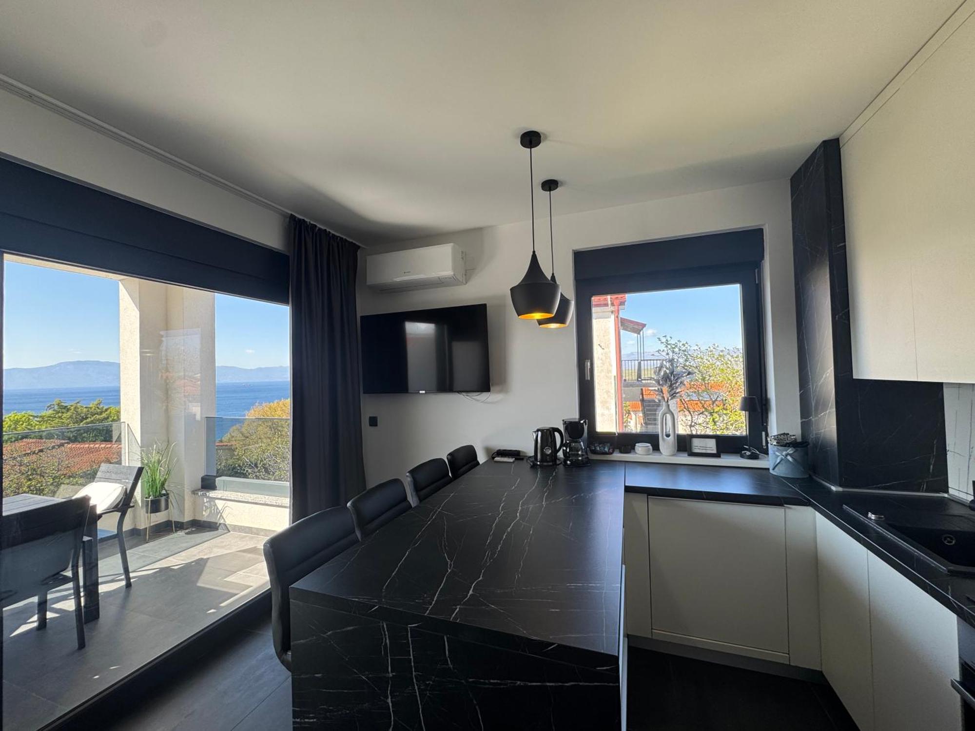 Apartment Golden Sunset 2 *